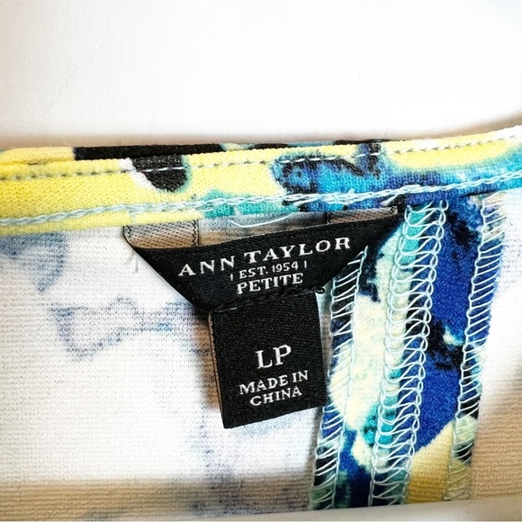 Ann Taylor - Petite Floral Print Tee - Sz. LP - Picture 3 of 6